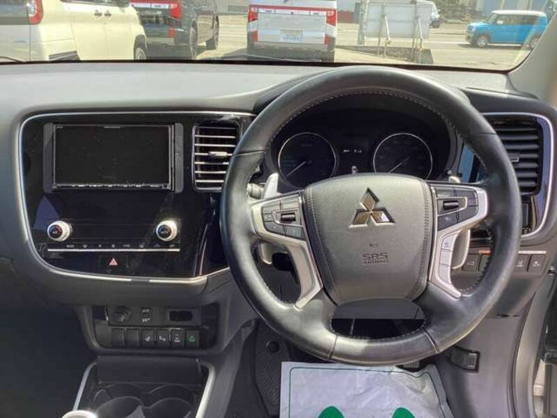 OUTLANDER PHEV-3