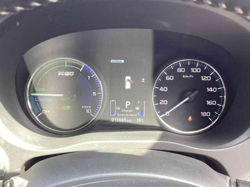 OUTLANDER PHEV-8