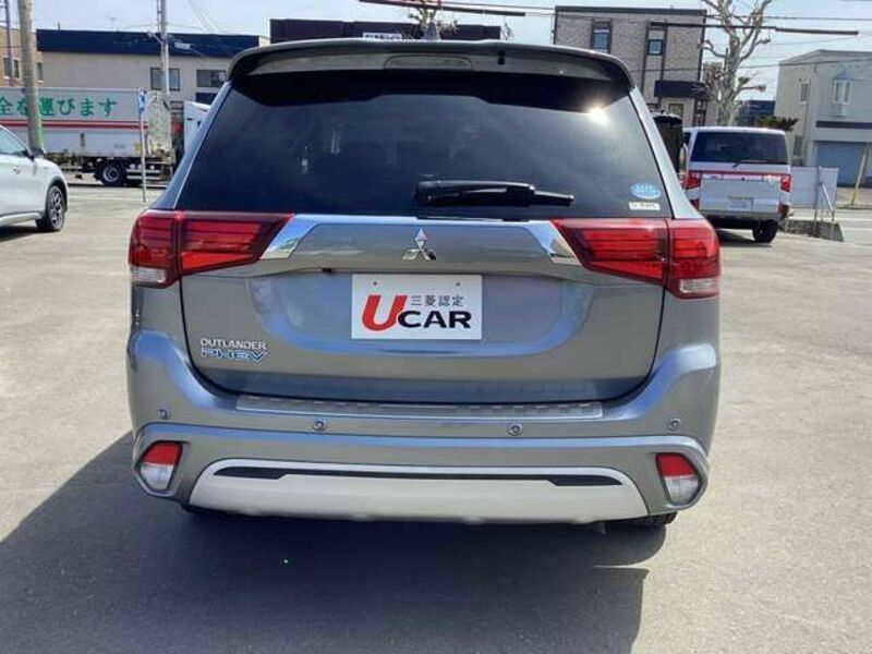 OUTLANDER PHEV-12