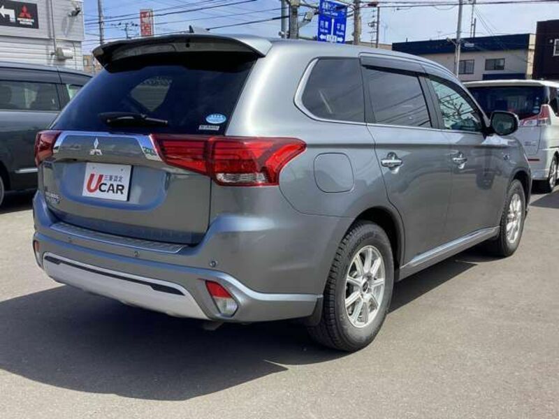 OUTLANDER PHEV-13