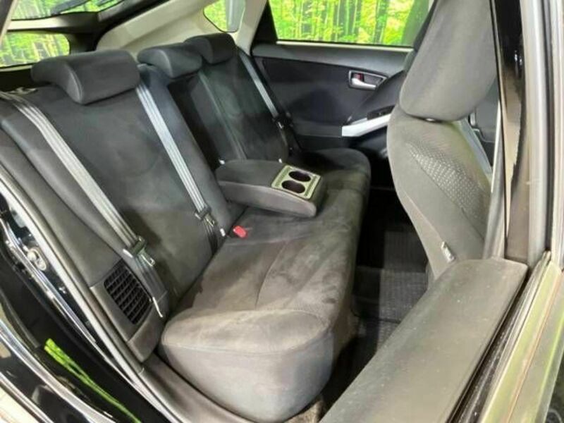 PRIUS-8