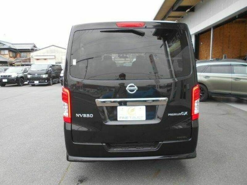 NV350 CARAVAN-20