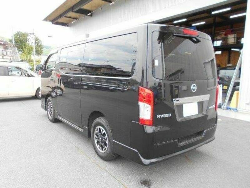NV350 CARAVAN-21