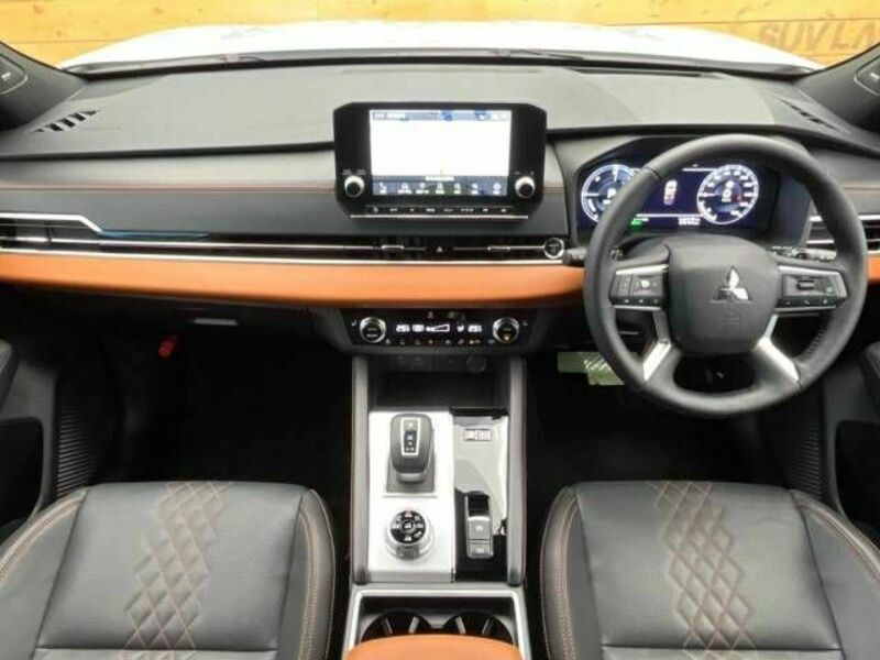 OUTLANDER PHEV-1