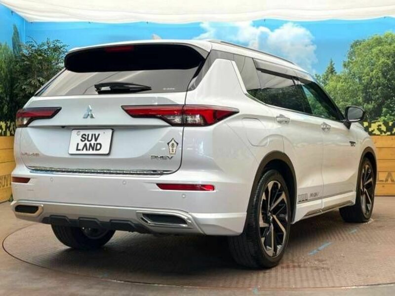 OUTLANDER PHEV-16
