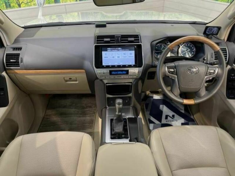 LAND CRUISER PRADO-1
