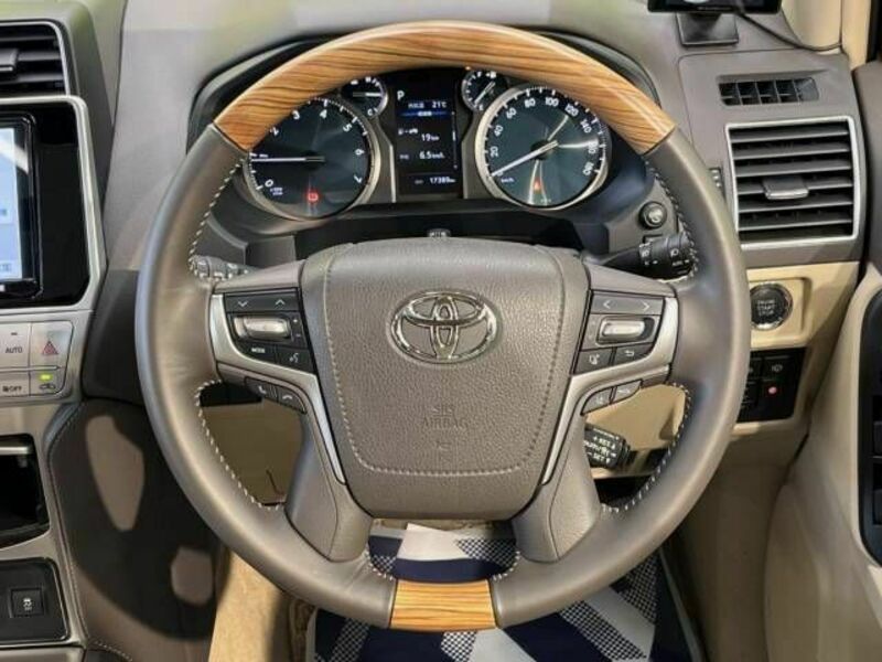 LAND CRUISER PRADO-11