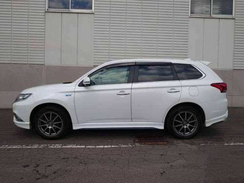 OUTLANDER PHEV-2