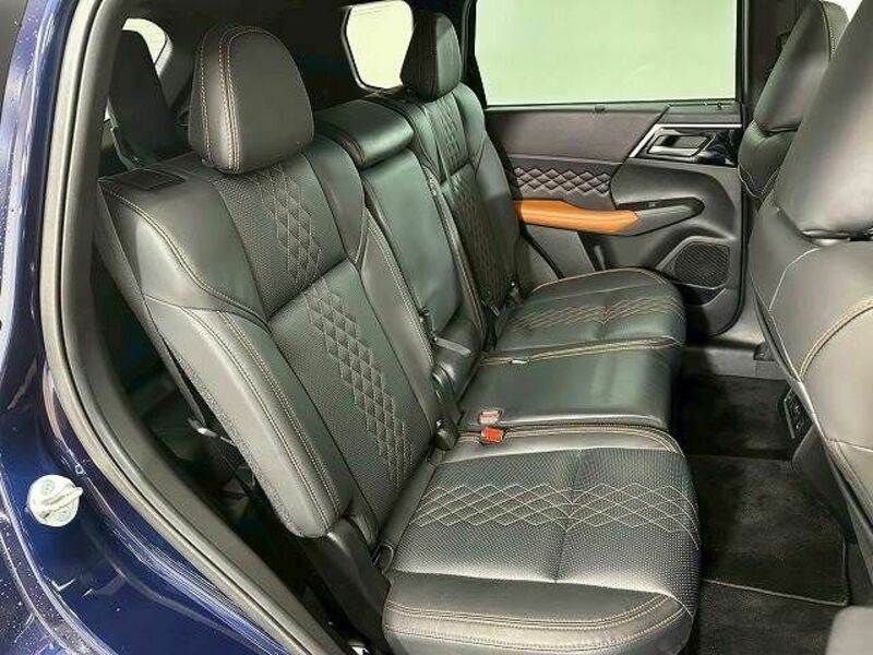 OUTLANDER PHEV-5