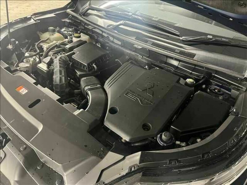 OUTLANDER PHEV-17
