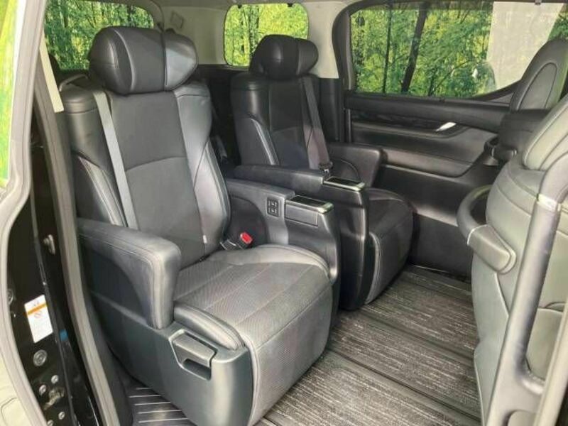 VELLFIRE-7