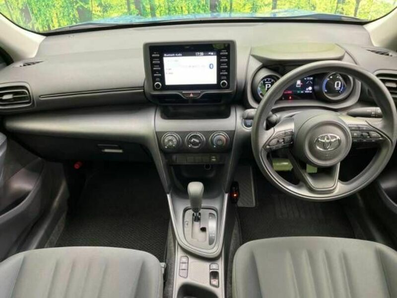 YARIS CROSS-1
