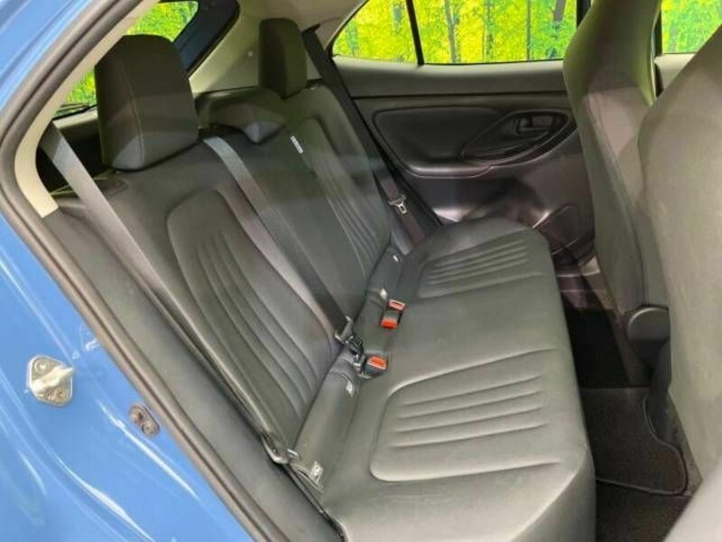 YARIS CROSS-8