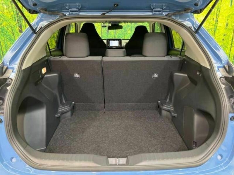 YARIS CROSS-9