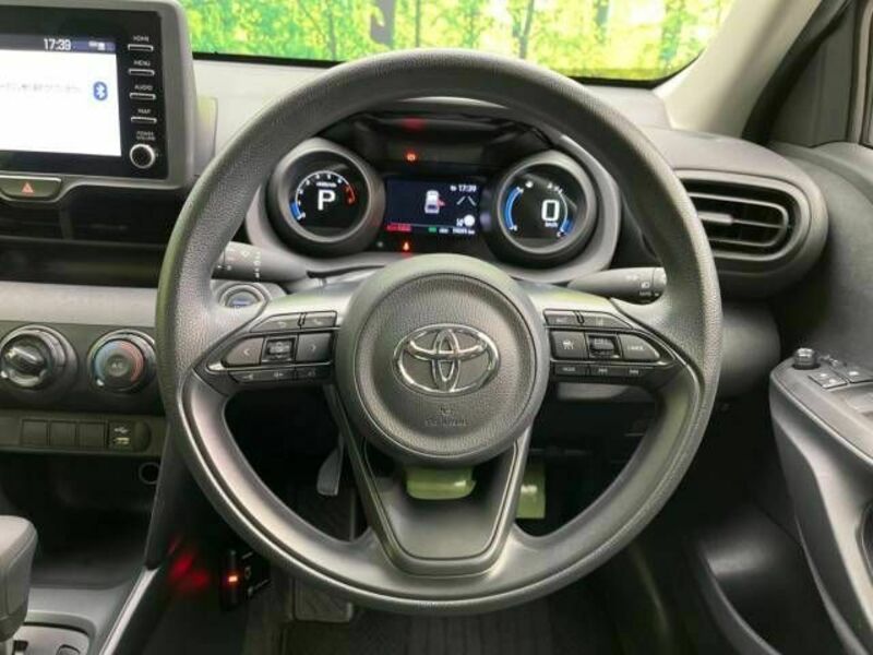 YARIS CROSS-10