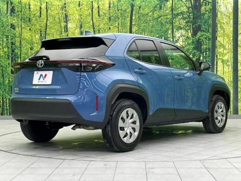YARIS CROSS-16