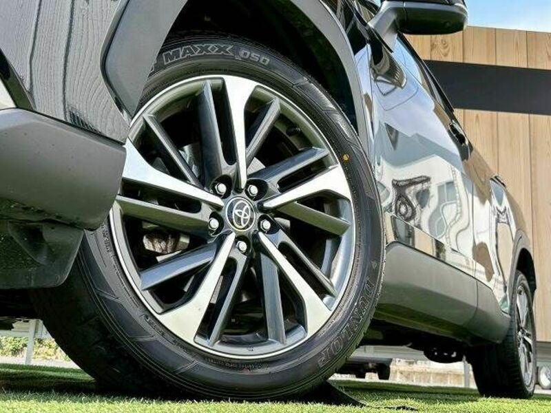 COROLLA CROSS-12