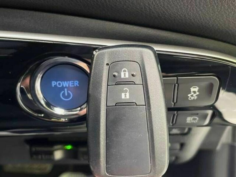 PRIUS-8