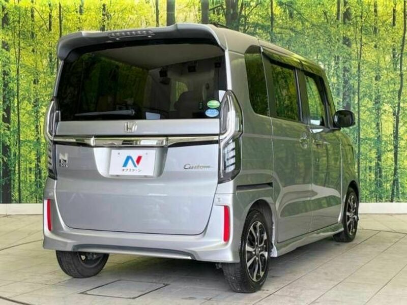 N BOX CUSTOM-16
