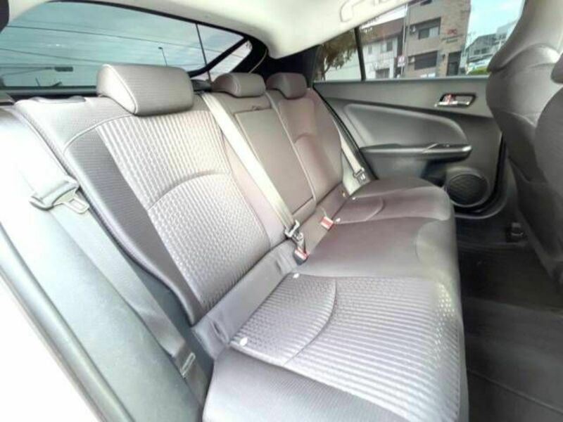 PRIUS-12