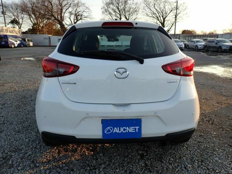 MAZDA2-4