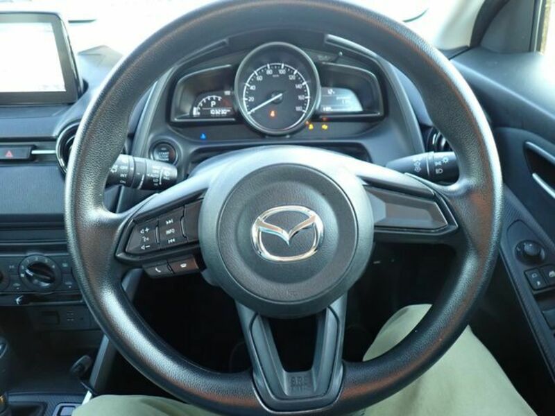 MAZDA2-6