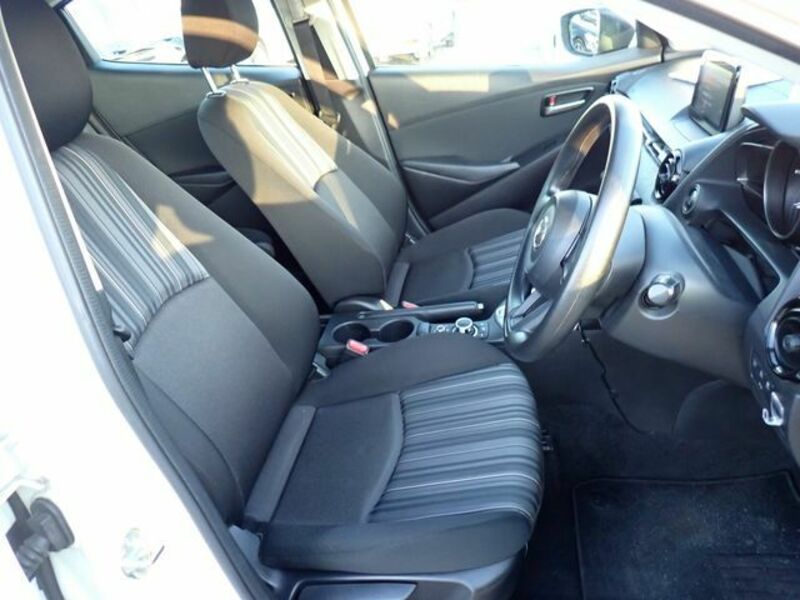 MAZDA2-15