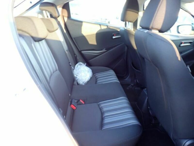 MAZDA2-16