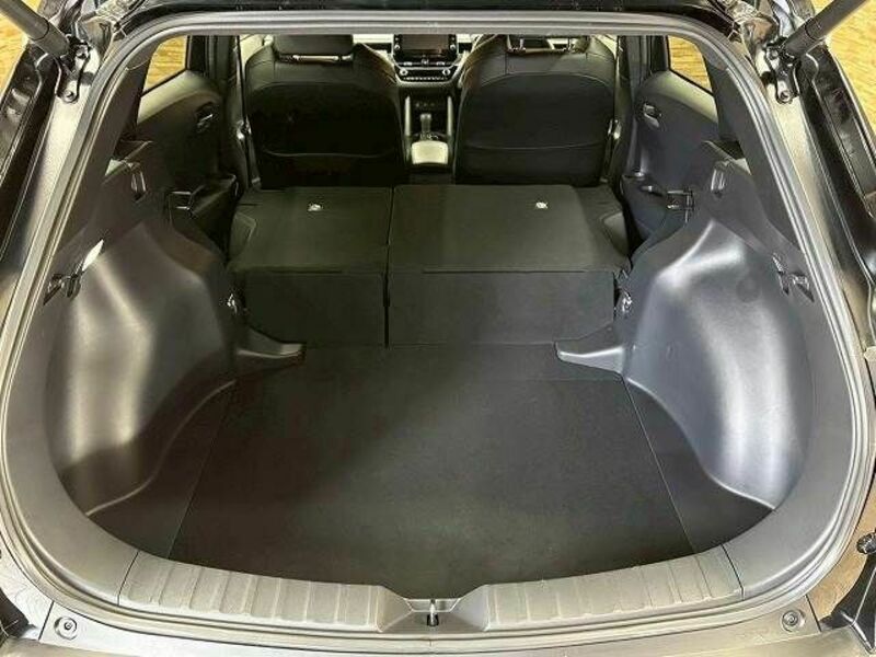 COROLLA CROSS-12