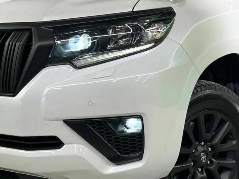 LAND CRUISER PRADO-12