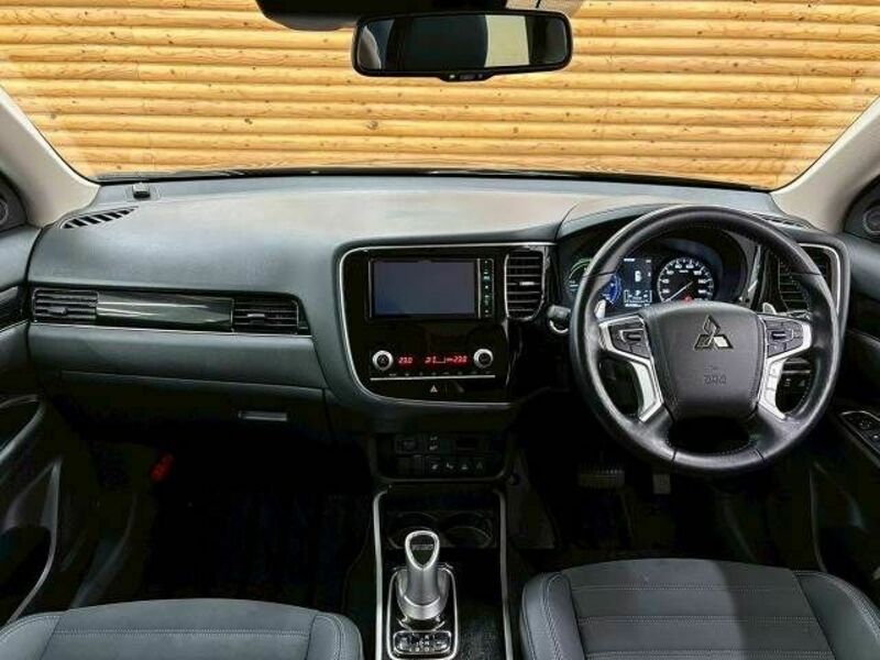 OUTLANDER PHEV-1