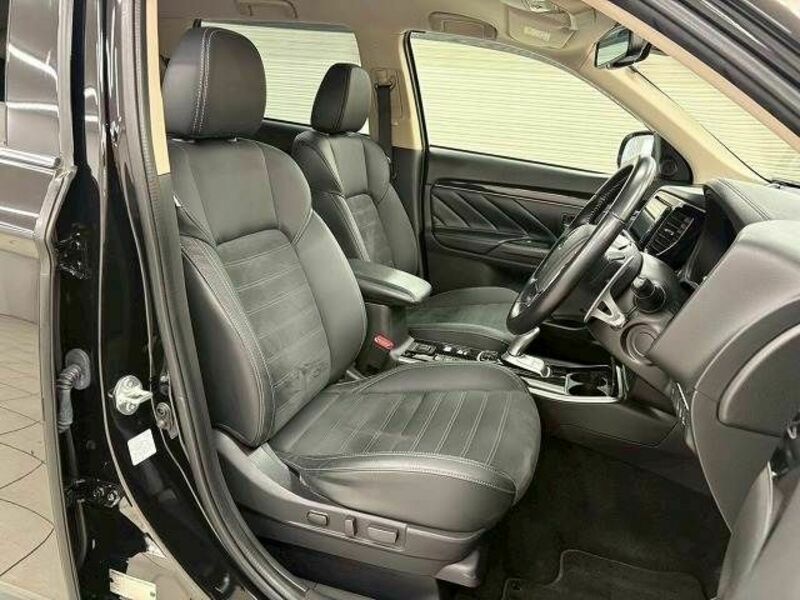 OUTLANDER PHEV-7