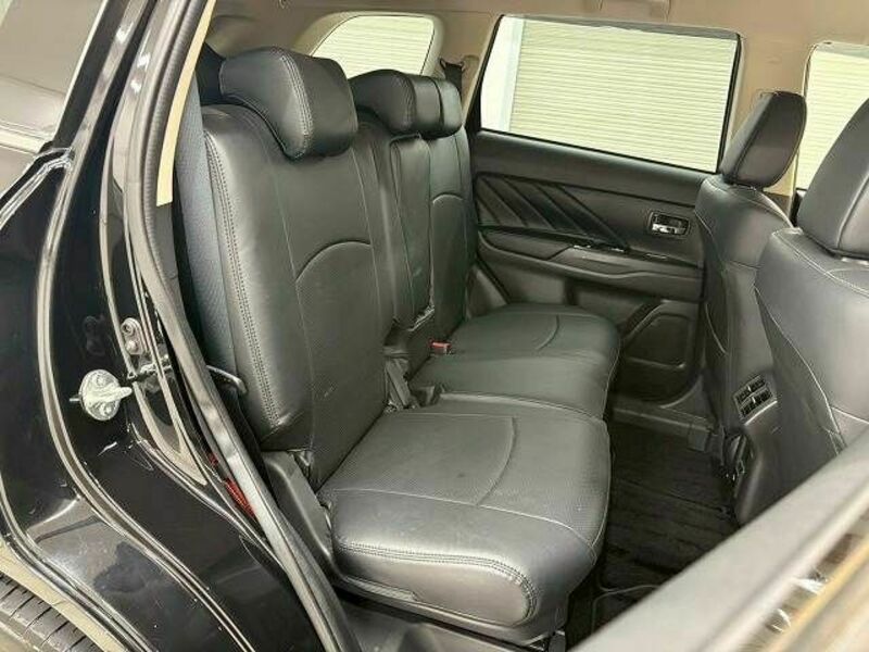 OUTLANDER PHEV-8