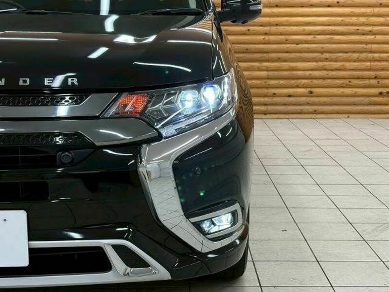 OUTLANDER PHEV-9