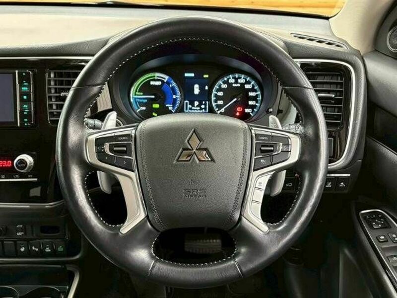 OUTLANDER PHEV-12