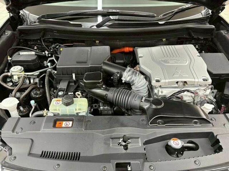 OUTLANDER PHEV-13