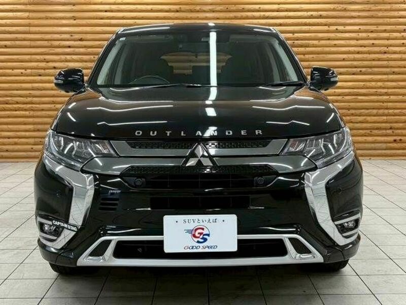 OUTLANDER PHEV-16