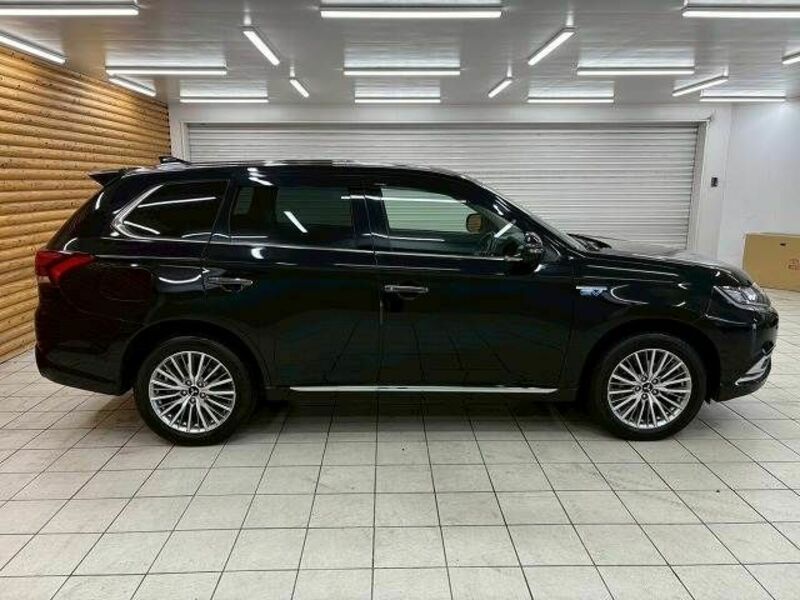 OUTLANDER PHEV-17