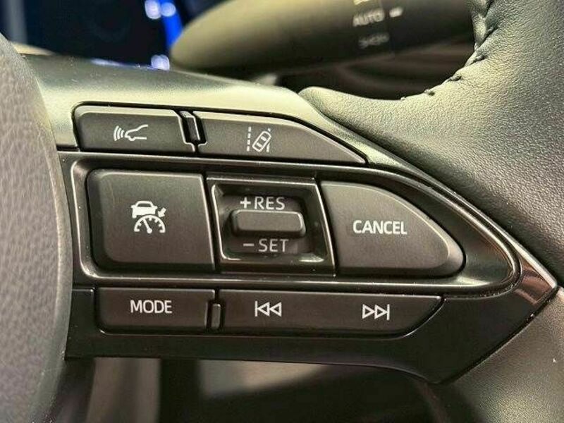 YARIS CROSS-7