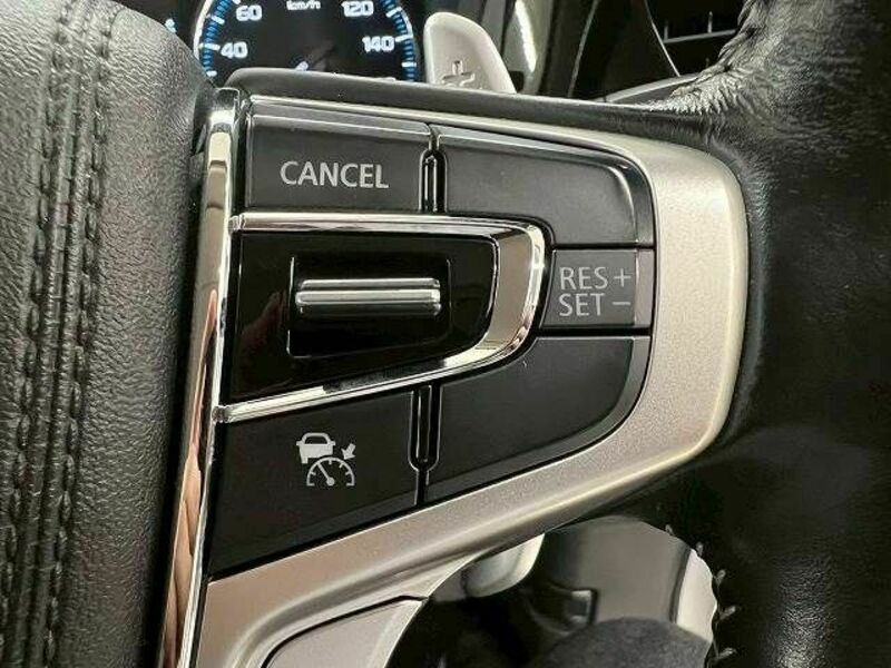 OUTLANDER PHEV-4