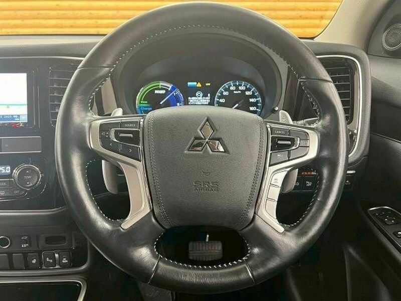 OUTLANDER PHEV-12