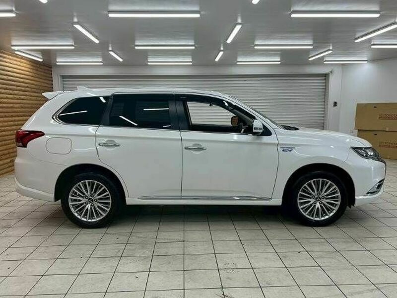 OUTLANDER PHEV-17