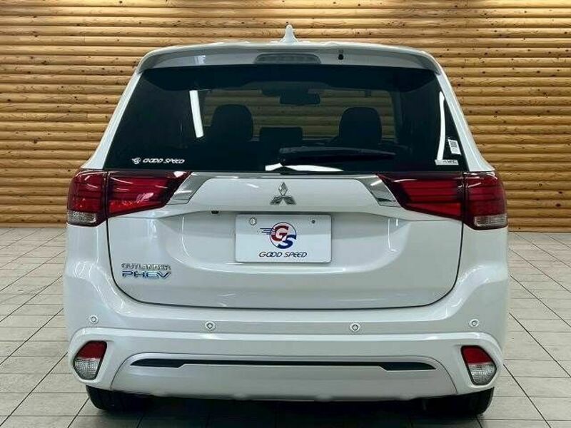 OUTLANDER PHEV-18