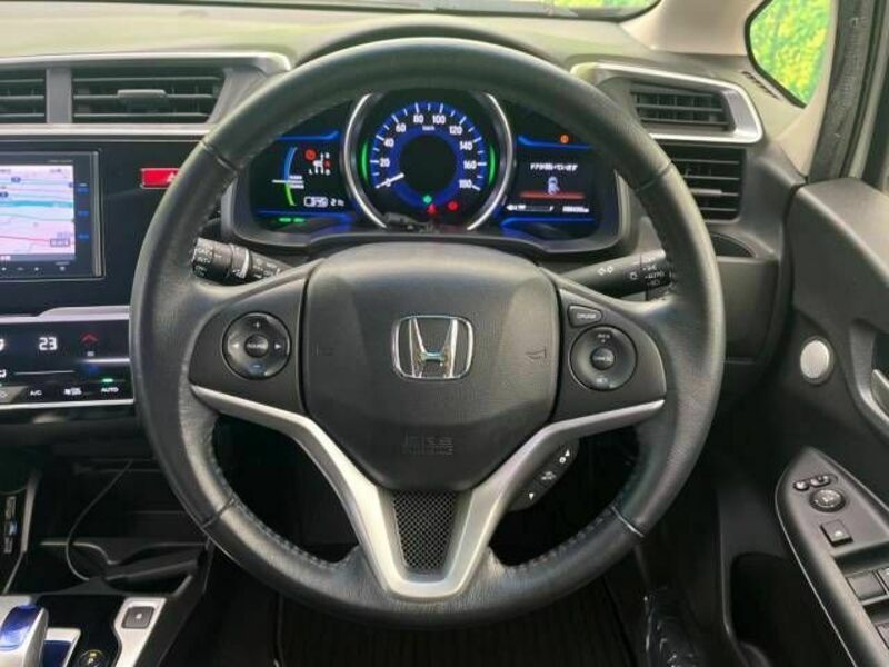 FIT HYBRID-11