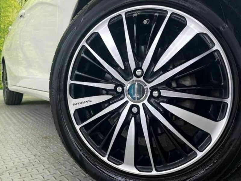 FIT HYBRID-13