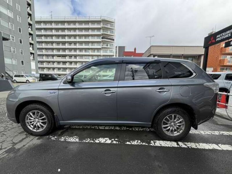 OUTLANDER PHEV-2