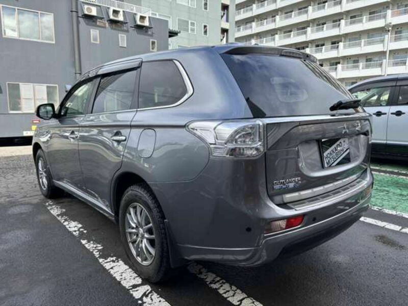 OUTLANDER PHEV-5