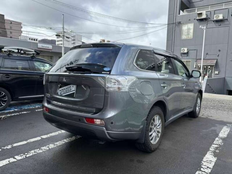 OUTLANDER PHEV-7