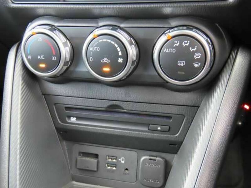 MAZDA2-13