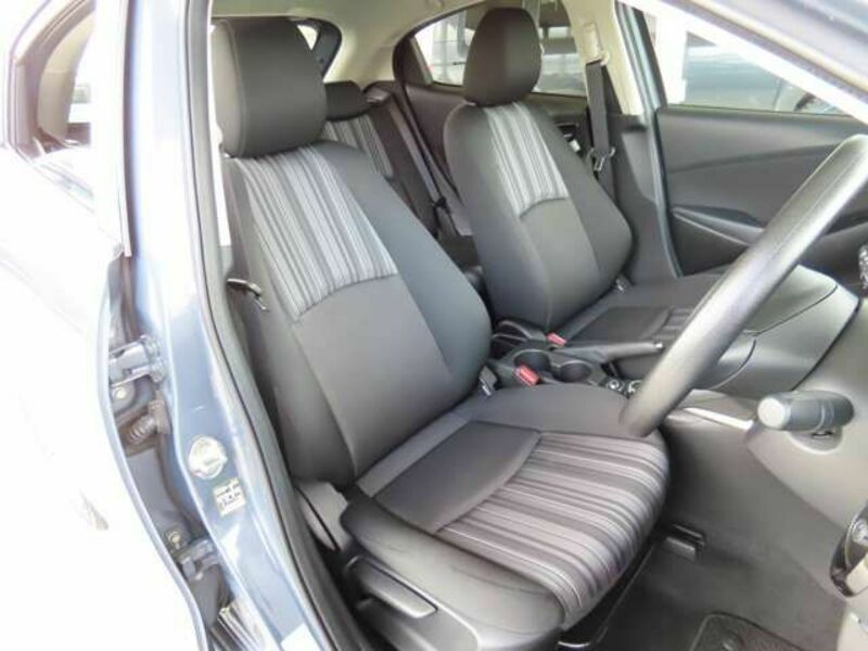 MAZDA2-5